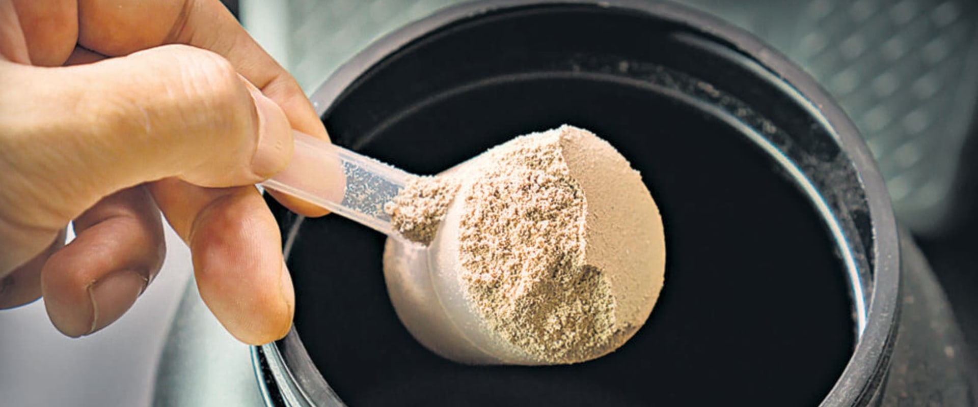 Are protein powders regulated by the government?